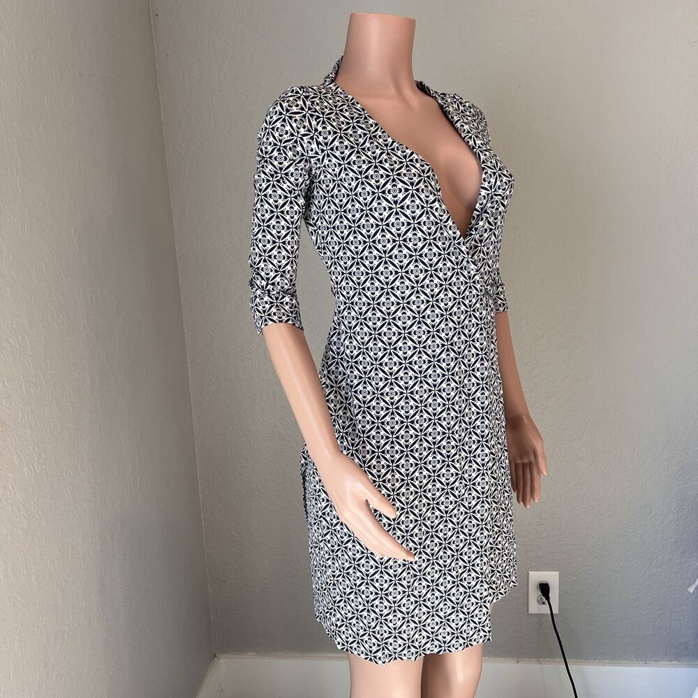 Diane Von Furstenberg Black Wrap Dress Midi 3/4 Sleeve Sz 0 stretch #47 - Picture 4 of 9